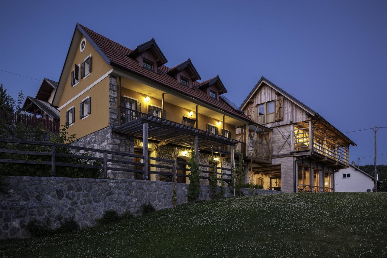 Guest House Kalska Domacija Semic Bagian luar foto