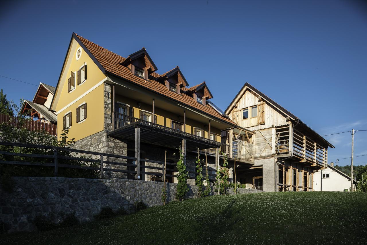 Guest House Kalska Domacija Semic Bagian luar foto