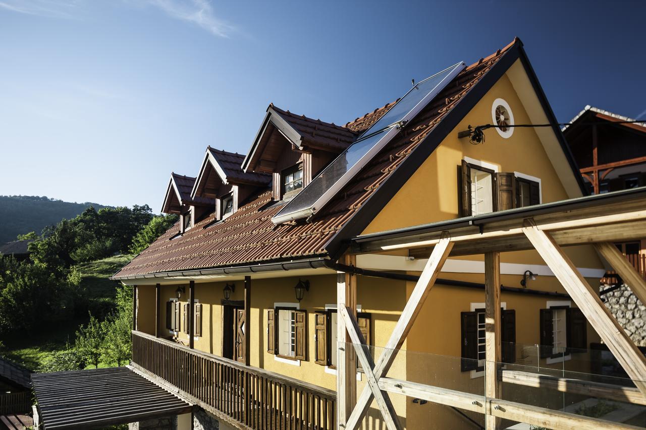 Guest House Kalska Domacija Semic Bagian luar foto